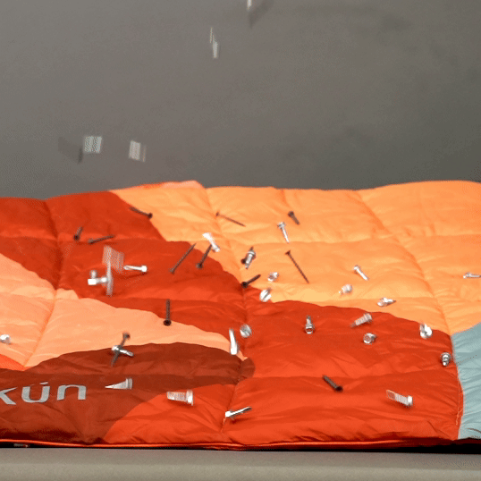 What materials are best for puffy outdoor blankets?